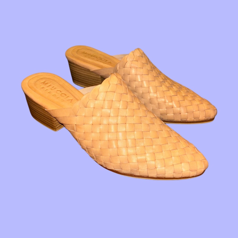 Victoria Handwoven Goatskin Mules🤎